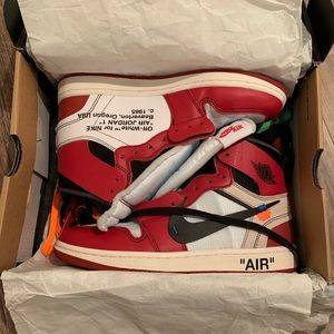 UA “Off White” Jordan 1 Chicago